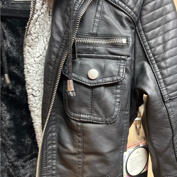 YMI Women's Black Jacket with Sherpa Lining - Picture 4 of 9